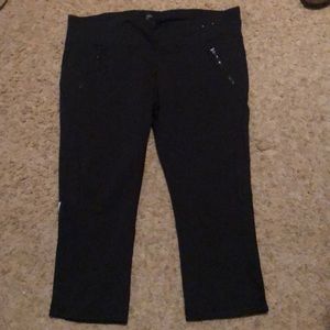 GapFit run leggings- THREE zippered pockets!